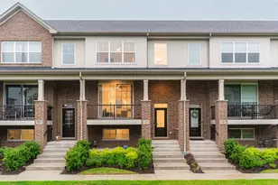 493 Woodmoor Dr, Lombard, IL 60148 - Photo 1