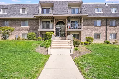 984 Crabapple Drive #201, Prospect Heights, IL 60070 - Photo 1