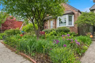 1711 W Thorndale St, Chicago, IL 60660 - Photo 1