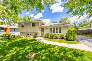 5805 Tennessee Ave, Clarendon Hills, IL 60514 - Photo 1