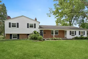 212 E 11th Ave, Naperville, IL 60563 - Photo 1