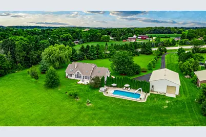 724 Reynolds Road, Sycamore, IL 60178 - Photo 1