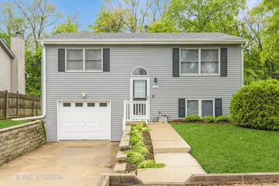 419 N Cresthill Avenue, McHenry, IL 60050 - Photo 1