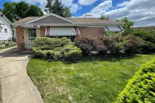 317 S Louis St, Mount Prospect, IL 60056 - Photo 1