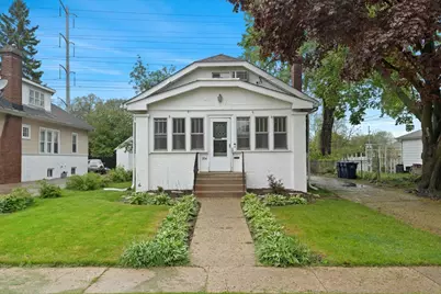 304 W Keith Avenue, Waukegan, IL 60085 - Photo 1