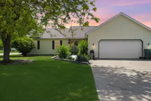 223 W Anderes Circle, Dalzell, IL 61320 - Photo 1