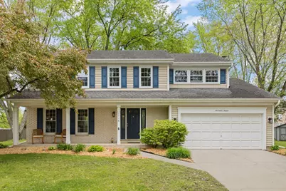 1716 Cedar Glen Court, Libertyville, IL 60048 - Photo 1