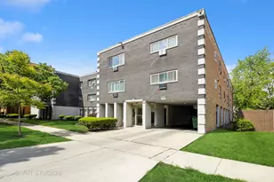 914 N Austin Blvd, Oak Park, IL 60302 - Photo 1