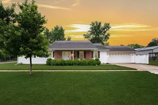 956 E Orleans St, Paxton, IL 60957 - Photo 1