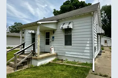 918 N Elizabeth Street, Clifton, IL 61727 - Photo 1