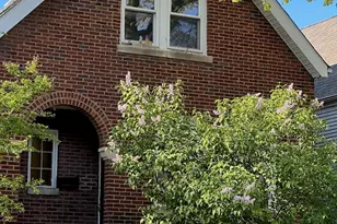 2062 W Belle Plaine Ave, Chicago, IL 60618 - Photo 1