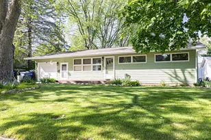 309 River Dr, Dekalb, IL 60115 - Photo 1