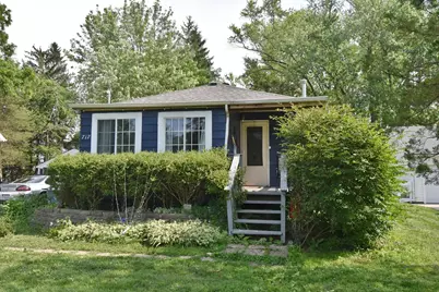 717 Carlisle Road, Batavia, IL 60510 - Photo 1