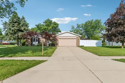 1946 Briarcliffe Boulevard, Wheaton, IL 60189 - Photo 1