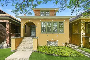 6131 N Rockwell St, Chicago, IL 60659 - Photo 1