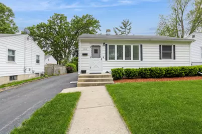 106 N Berteau Avenue, Bartlett, IL 60103 - Photo 1