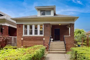 7832 S Paxton Ave, Chicago, IL 60649 - Photo 1