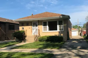 9833 S Marquette Ave, Chicago, IL 60617 - Photo 1