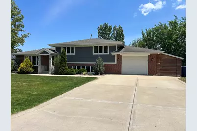 8519 S 82nd Court, Hickory Hills, IL 60457 - Photo 1