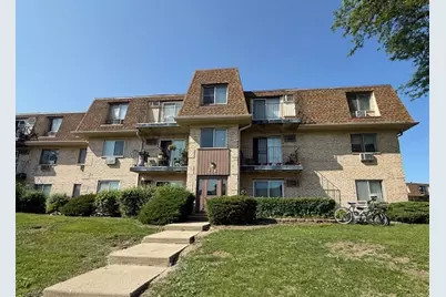 216 Shorewood Drive #2C, Glendale Heights, IL 60139 - Photo 1