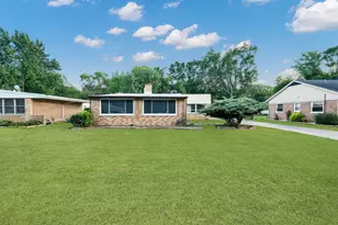 15300 Parkside Dr, Markham, IL 60428 - Photo 1