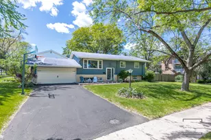 25 Olympus Dr, Naperville, IL 60540 - Photo 1