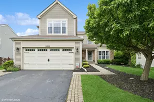 2834 Forestview Dr, Carpentersville, IL 60110 - Photo 1