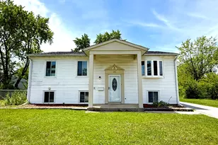 35 S Chestnut Ct, Glenwood, IL 60425 - Photo 1