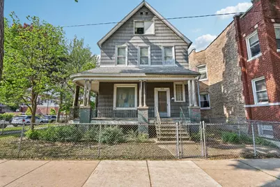 3754 W Sunnyside Avenue, Chicago, IL 60625 - Photo 1