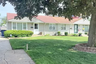 8923 S Main St, Hometown, IL 60456 - Photo 1