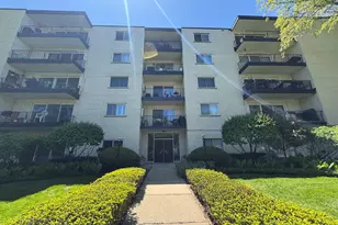 820 Oakton St, Evanston, IL 60202 - Photo 1