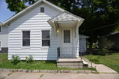 143 W Scott Street, Seneca, IL 61360 - Photo 1