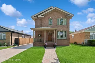 8215 W Eastwood Ave, Norridge, IL 60706 - Photo 1