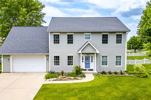 631 Prairie View Ln, Hinckley, IL 60520 - Photo 1