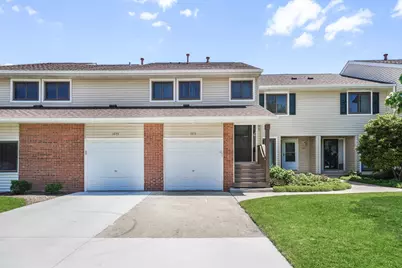 1073 Hidden Lake Drive, Buffalo Grove, IL 60089 - Photo 1