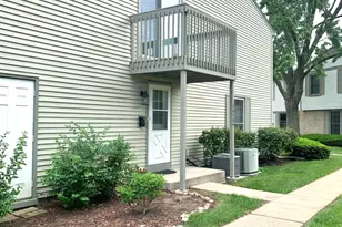 1678 Trowbridge Ct, Wheaton, IL 60189 - Photo 1