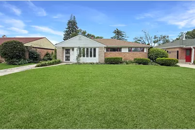 942 W Villa Drive, Des Plaines, IL 60016 - Photo 1