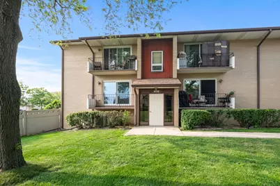 4739 W 105th Street #101, Oak Lawn, IL 60453 - Photo 1