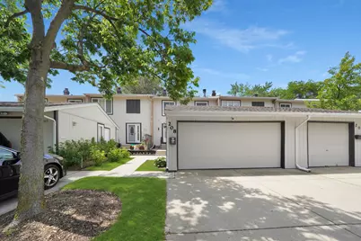 208 Spring Court, Bloomingdale, IL 60108 - Photo 1