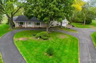 5 Canterbury Ct, South Barrington, IL 60010 - Photo 1