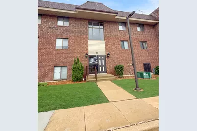 211 E Janata Boulevard #1-B, Lombard, IL 60148 - Photo 1