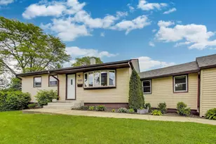 1086 E Thacker St, Des Plaines, IL 60016 - Photo 1