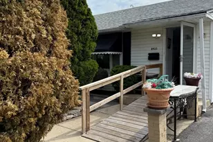 8925 S Komensky Ave, Hometown, IL 60456 - Photo 1