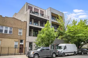 828 N California Ave, Chicago, IL 60622 - Photo 1