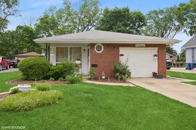 611 Palace Street, Aurora, IL 60506 - Photo 1