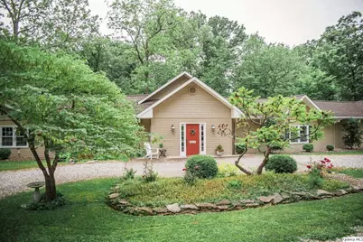 825 Ridgewood, Quincy, IL 62301 - Photo 1