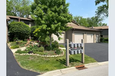 2S414 Emerald Green Drive #G, Warrenville, IL 60555 - Photo 1