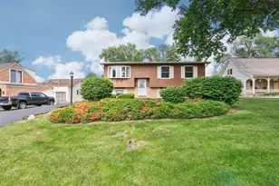 37193 N Lake Shore Dr, Lake Villa, IL 60046 - Photo 1