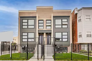 4244 S Champlain Ave, Chicago, IL 60653 - Photo 1