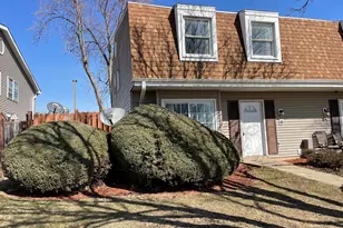 31V Fernwood Dr, Bolingbrook, IL 60440 - Photo 1